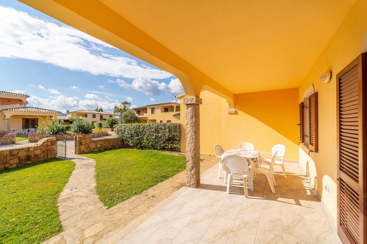 Iss Travel, Ambra Apartments - 800 M From La Cinta Beach サン・テオドーロ エクステリア 写真